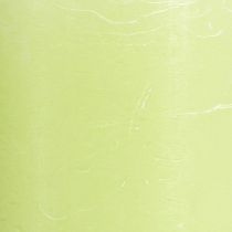 kohteita Yksiväriset kynttilät limenvihreät​​​​​​​​ Pylväikynttilät 70×120mm 4 kpl