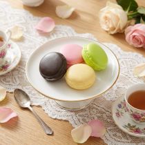 kohteita Keinotekoiset koristeelliset macaron-marenkikeksit, värikkäät, 5 cm, 8 kpl, macaron-leivonnaisten koristelu
