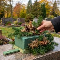 kohteita Kukkavaahto puisella pohjalla hautakoriste maxi 4 kpl