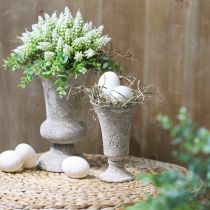 kohteita Metallinen antiikkikoristeellinen kuppimaljakko, maalaismainen Ø16,5 K24cm