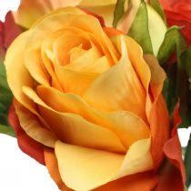 Kimppu oransseja ruusuja Ø17cm L25cm