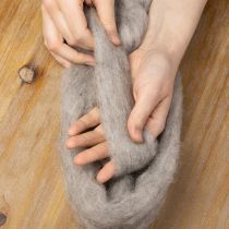 kohteita Villanyöri koristevillaa harmaa-luonnonvärinen 2m huovutettua villaa askarteluun ja kukkakauppoihin