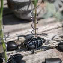 kohteita Joen kiviä mustaa mattapintaa 2cm - 5cm 1kg