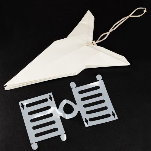 kohteita Koristeellinen paperitähti ripustettavaksi, täydellinen juhlavaan valaistukseen