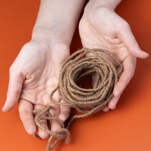 kohteita Ruskeaa villanarua kultaisella langalla, 5 m x 5 mm langalla, koristeluun ja askarteluun