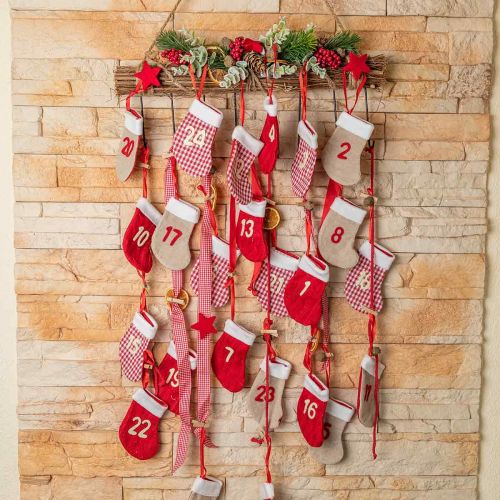 kohteita Adventtikalenteri täyteen joulukalenteri sukat punaiset 2m