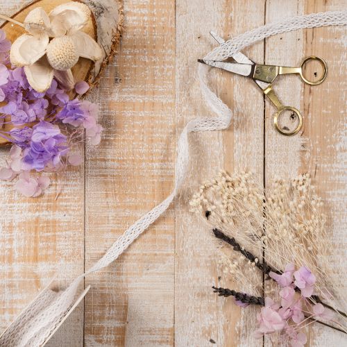 Puuvillainen pitsinauha, ohut koristenauha askarteluun, 15 mm leveä, 10 m pitkä | Floristik24.fi