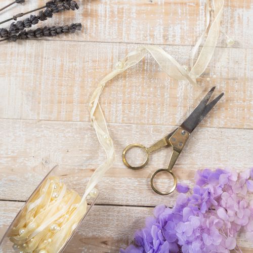 kohteita Koristeellinen helminauha, kermanvärinen, 20 mm, 5 m