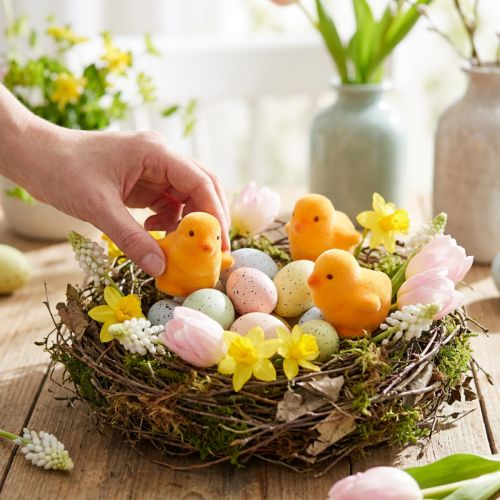 Pieniä pääsiäistipuja, keltaisia ja oransseja parveilevia, 4,5 cm korkeita, 18 kpl | Floristik24.fi