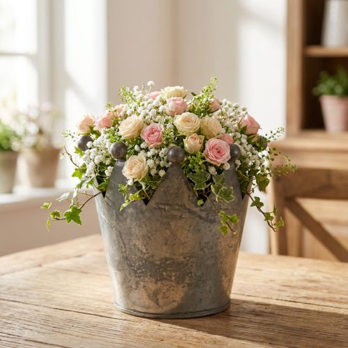 Deco-kruunu antiikkisen näköinen harmaa metallipöytäkoristelu Ø12,5cm H12cm | Floristik24.fi