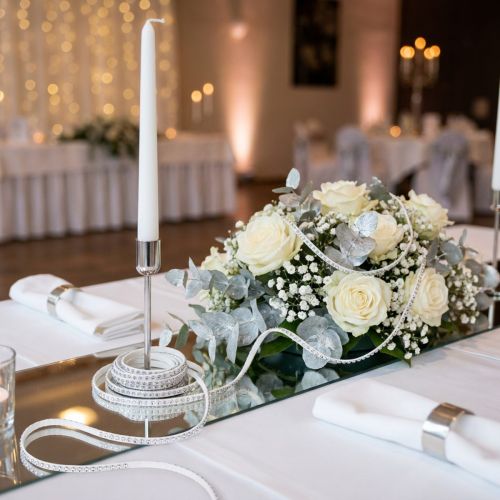 kohteita Koristeellinen nahkajohto valkoinen niiteillä 3mm 15m