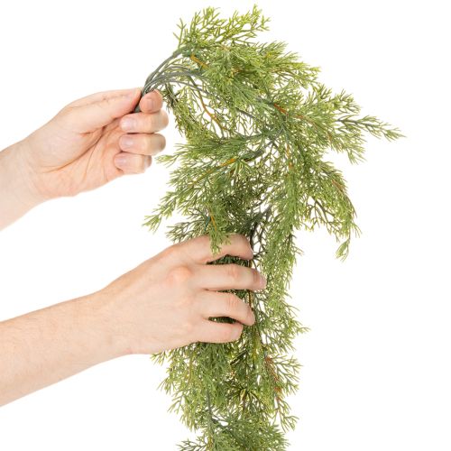 Taideköynnös havupuun oksasta pöydälle ja ikkunaan 115 cm