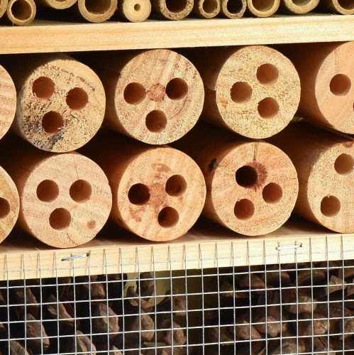 kohteita Hyönteishotelli Ruskea Insect House Wood 25cmx8.5cmx32cm