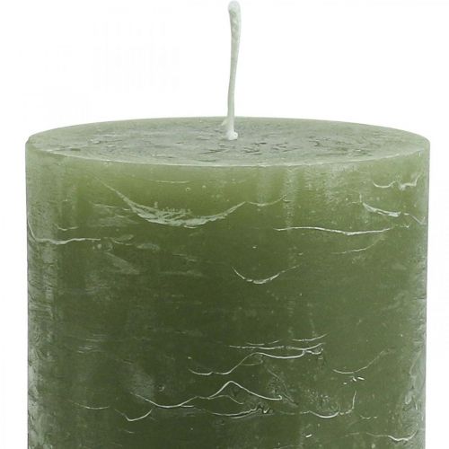 kohteita Yksiväriset kynttilät oliivinvihreät pilarikynttilät 85×150mm 2kpl