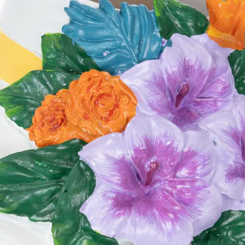 kohteita Kukkamaljakko nainen hatussa kukkien kanssa ruukkukoriste sisä- ja ulkokäyttöön 20cm