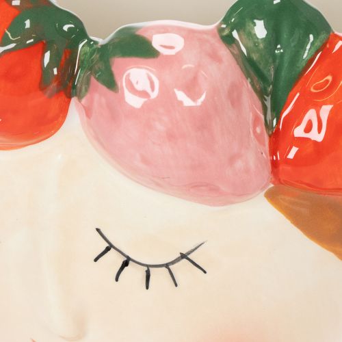 kohteita Tytön kasvot kukkaruukussa nukkuvien mansikoiden kanssa, olohuoneen koriste, kevät, 13 cm