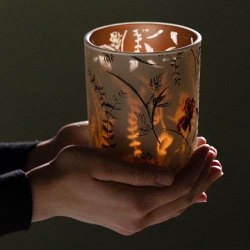 kohteita Elegantti kukka-aiheinen kynttilänjalka harmoniseen huoneen sisustukseen, 12,5 cm, 2 kpl