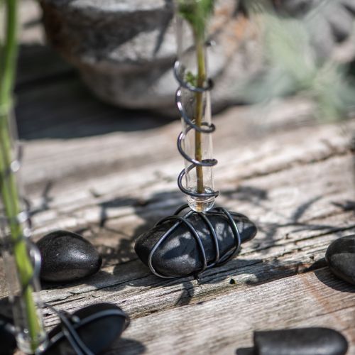 kohteita Joen kiviä mustaa mattapintaa 2cm - 5cm 1kg