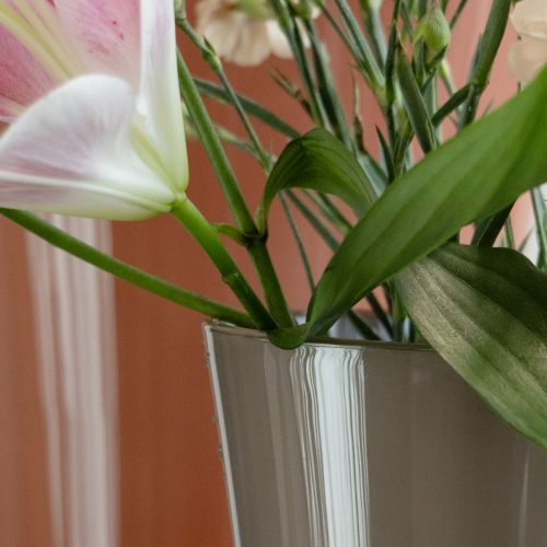 kohteita Maljakko ”Fizzy” Ø16cm K27cm platinanharmaa 1 kpl