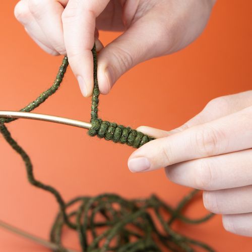 kohteita Vihreä villanyöri kultaisella langalla, 5 m x 5 mm langalla, koristeluun ja askarteluun