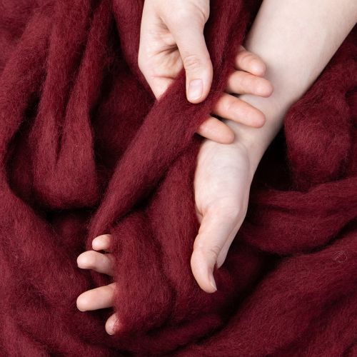 kohteita Villanauha, koristevillaa, tummanpunainen, 10 m villanauhaa floristiikkaan ja askarteluun