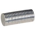 Floristik24 Pyöreä magneettilevy kynttilänjalkoihin ja metallitarjottimiin, 1 cm, 20 kpl