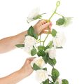 Keinotekoinen ruususeppele valkoisilla kukilla koristeeksi, 170 cm | Floristik24.fi